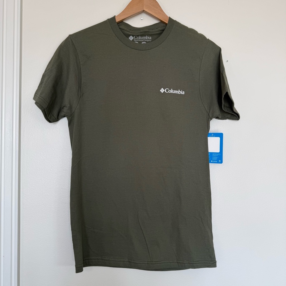 NWT Columbia Men's Short Sleeves T-shirt Green, Camping Dog Size Small Outdoor